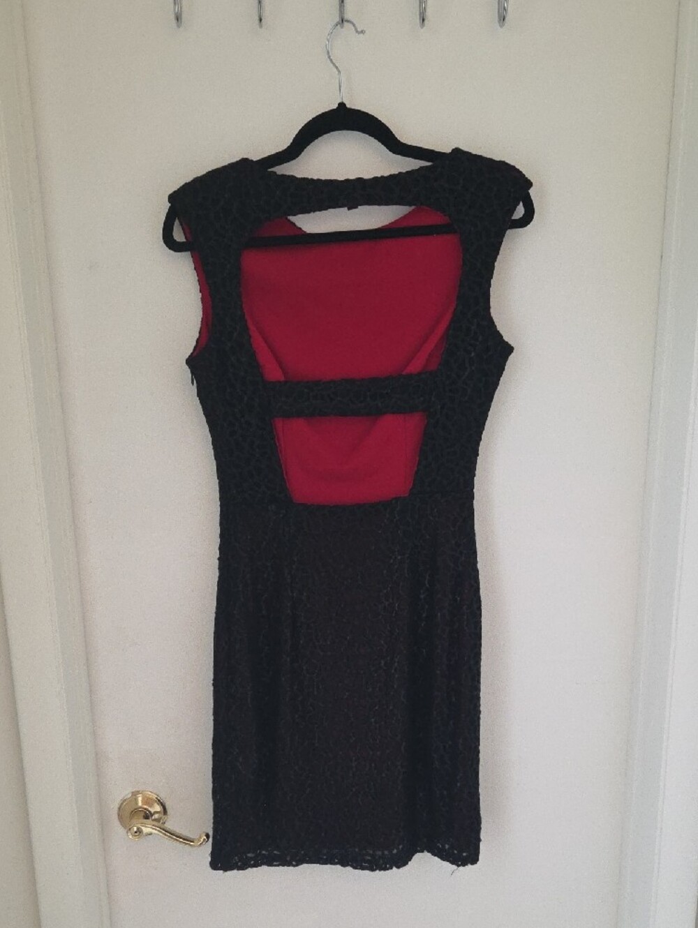 Alberto Makali Black Textured Sheath Dress with Red Lining - Picture 3 of 6